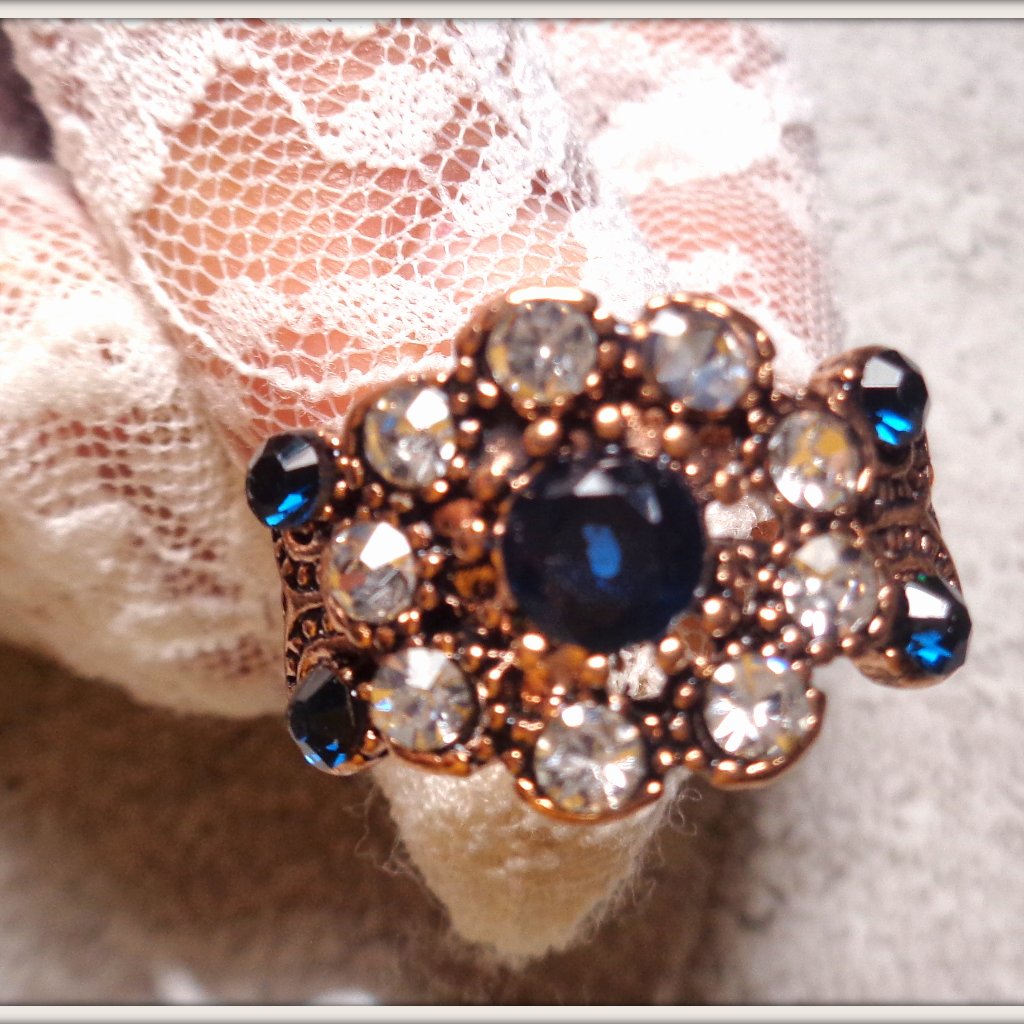 Charming Colorful Ladys Unique Ring Antique Gold
